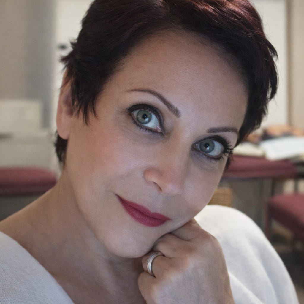 SRA. SONIA NAVARRO RENJEL